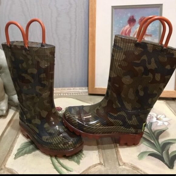 Western Chief Light Up Rain Boots Olive Mesh Camo Sz 5/6 NWOB - Picture 1 of 14